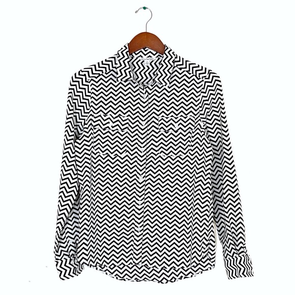 American Eagle White And Black Chevron Print Button Down Shirt Semi-Sheer Dressy - Picture 2 of 15